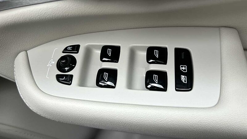 Volvo XC90 Ultra, T8 AWD Plug-in hybrid, Electric/Petrol, Bright, 7 Seats (Demonstrator)
