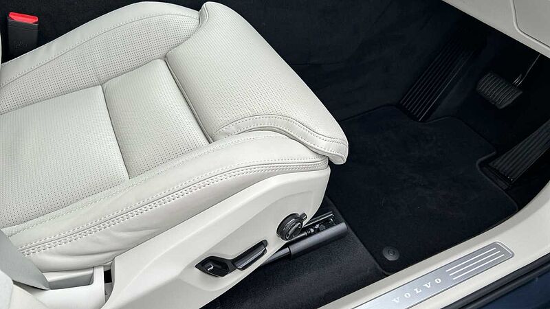 Volvo XC90 Ultra, T8 AWD Plug-in hybrid, Electric/Petrol, Bright, 7 Seats (Demonstrator)