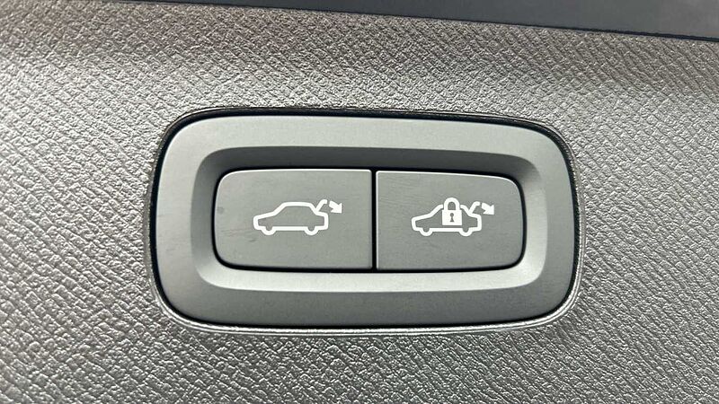 Volvo XC90 Ultra, T8 AWD Plug-in hybrid, Electric/Petrol, Bright, 7 Seats (Demonstrator)