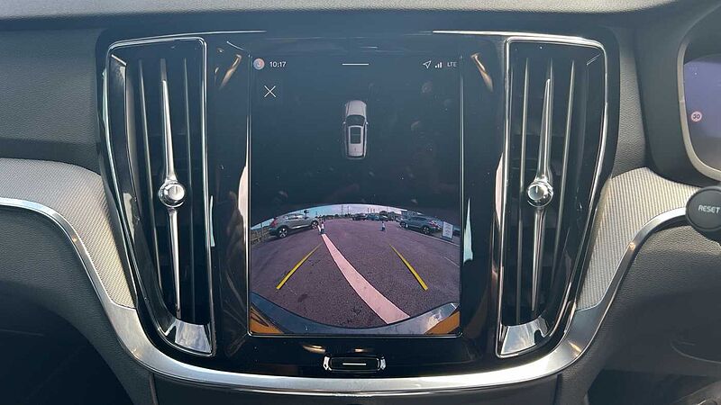 Volvo V60 Plus, B4 Mild hybrid, Petrol, Dark (Stunning 2026 Colour, Low Mileage! )