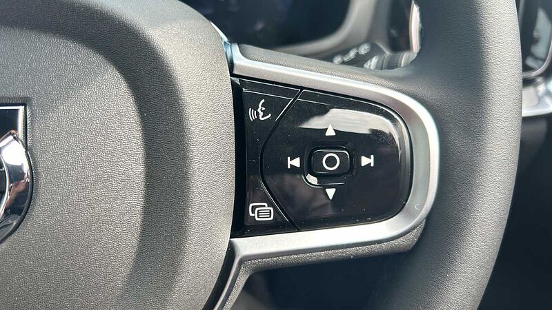 Volvo V60 Plus, B4 Mild hybrid, Petrol, Dark (Stunning 2026 Colour, Low Mileage! )