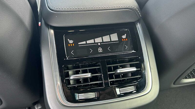 Volvo V60 Plus, B4 Mild hybrid, Petrol, Dark (Stunning 2026 Colour, Low Mileage! )