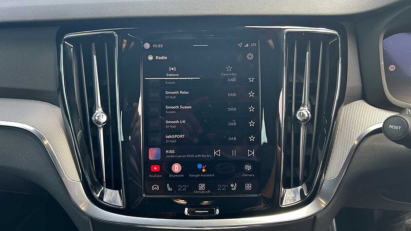 Volvo V60 Plus, B4 Mild hybrid, Petrol, Dark (Stunning 2026 Colour, Low Mileage! )