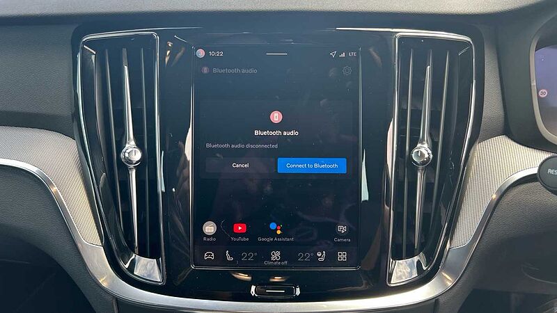 Volvo V60 Plus, B4 Mild hybrid, Petrol, Dark (Stunning 2026 Colour, Low Mileage! )