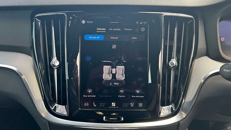 Volvo V60 Plus, B4 Mild hybrid, Petrol, Dark (Stunning 2026 Colour, Low Mileage! )