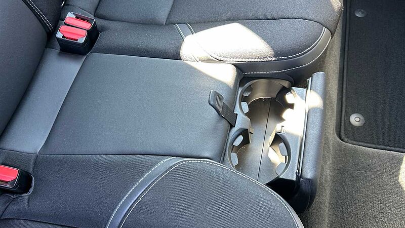 Volvo V40 D2 Momentum Manual (Winter Pack, Front Park Assist, 1 Owner)