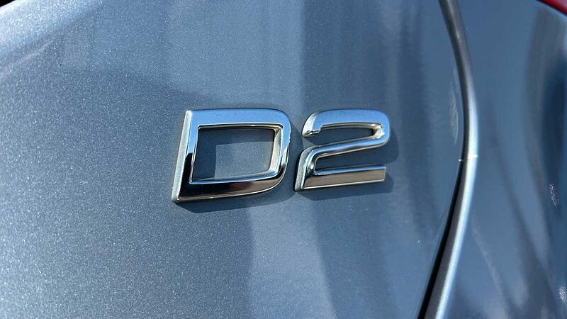 Volvo V40 D2 Momentum Manual (Winter Pack, Front Park Assist, 1 Owner)