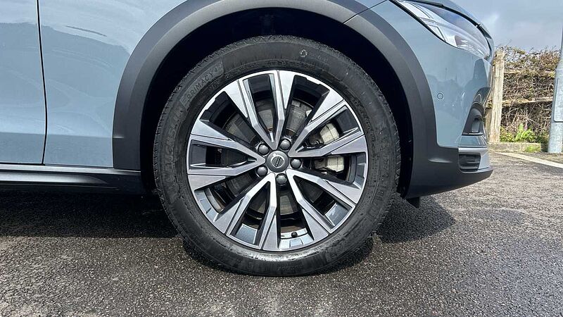 Volvo V90 Cross Country Plus, B5 AWD mild hybrid, Petrol (Very Rare Car, Fantastic Condition)