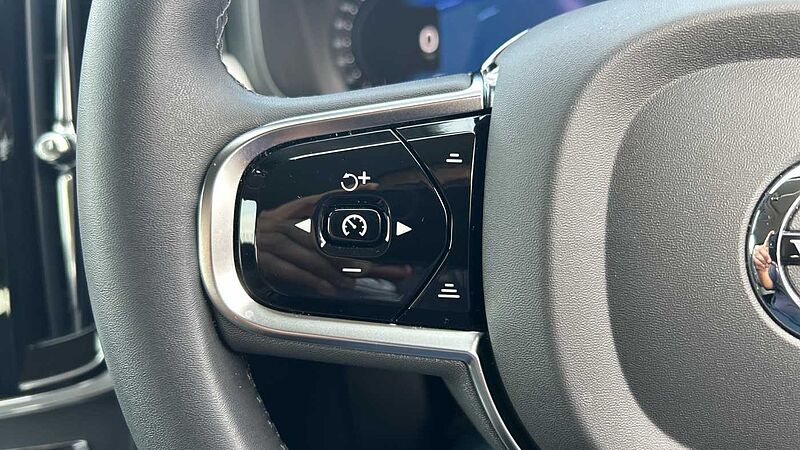 Volvo V90 Cross Country Plus, B5 AWD mild hybrid, Petrol (Very Rare Car, Fantastic Condition)