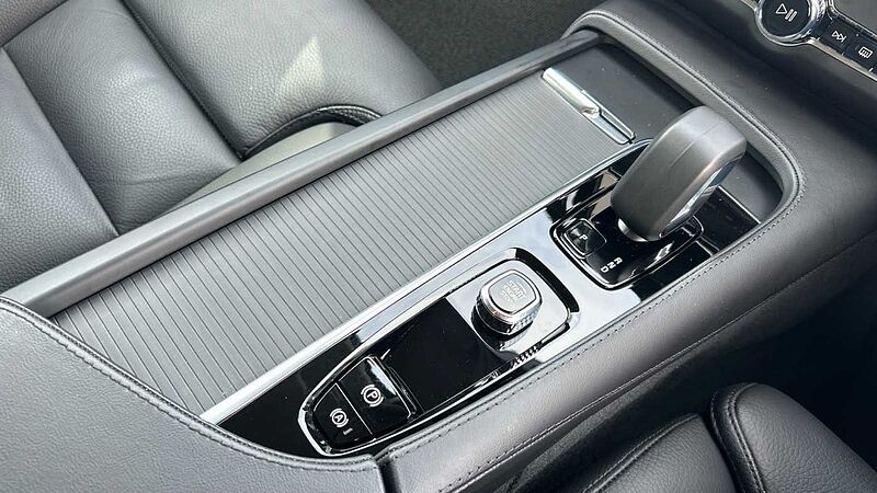 Volvo V90 Cross Country Plus, B5 AWD mild hybrid, Petrol (Very Rare Car, Fantastic Condition)