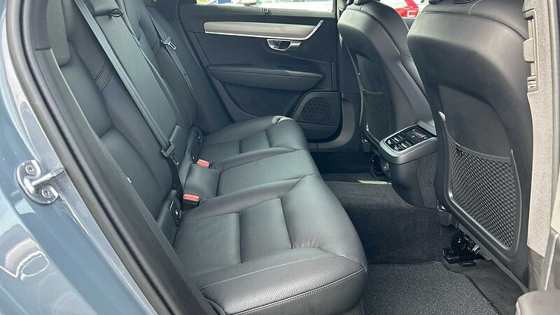 Volvo V90 Cross Country Plus, B5 AWD mild hybrid, Petrol (Very Rare Car, Fantastic Condition)