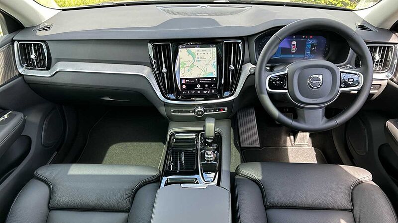 Volvo V60 Ultra, T8 AWD Plug-in hybrid, Electric/Petrol, Dark (Ex Demo, Under 200 Miles)