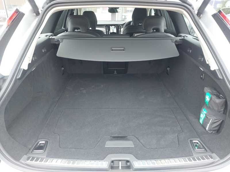 Volvo V90 Plus, T6 AWD Plug-in hybrid, Electric/Petrol, Dark