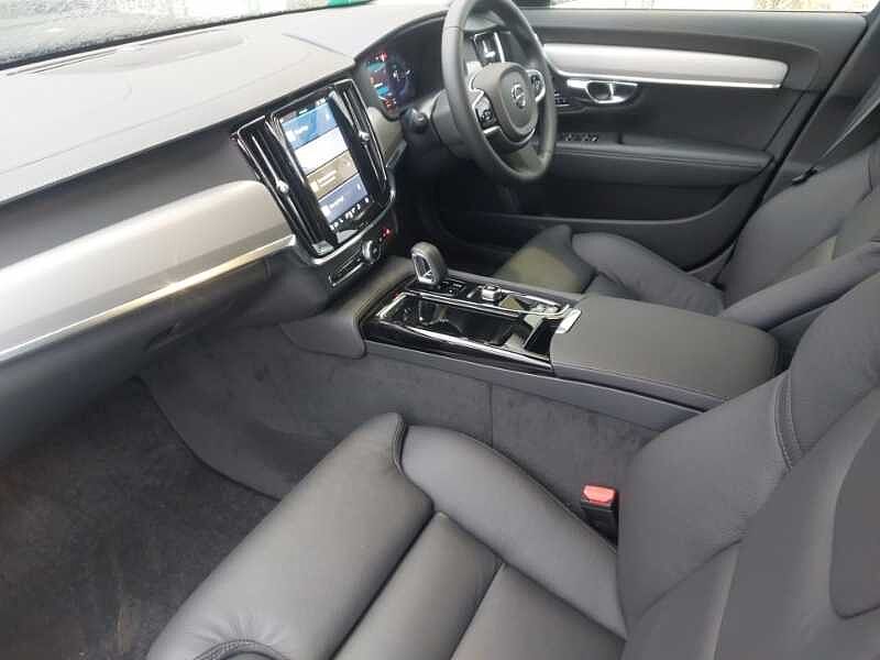 Volvo V90 Plus, T6 AWD Plug-in hybrid, Electric/Petrol, Dark