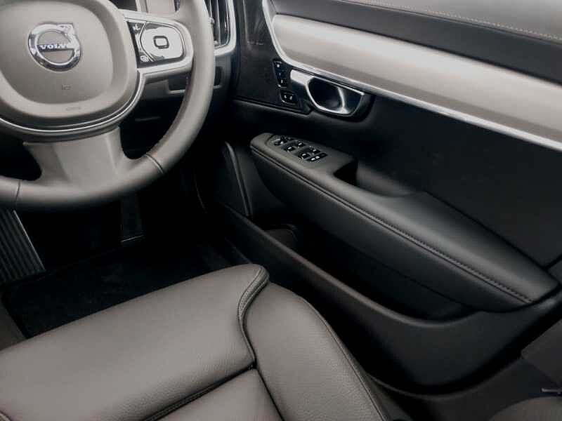 Volvo V90 Plus, T6 AWD Plug-in hybrid, Electric/Petrol, Dark