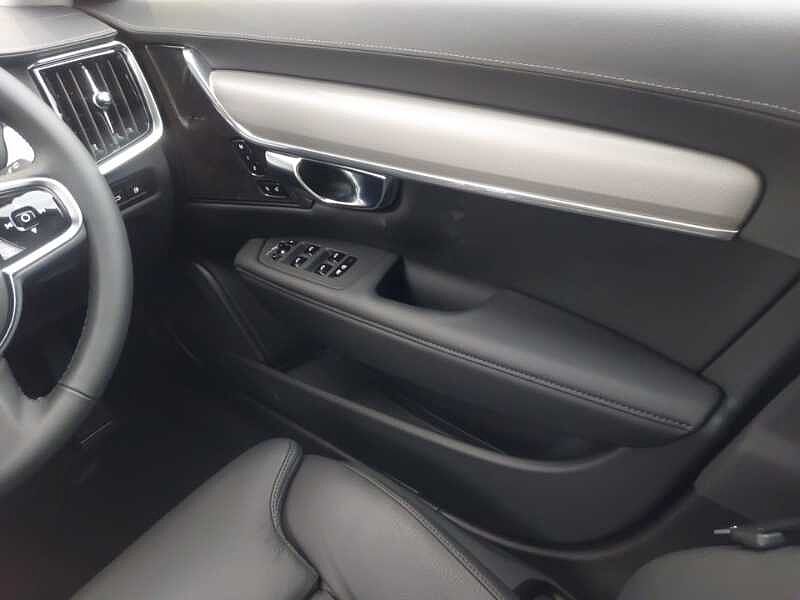 Volvo V90 Plus, T6 AWD Plug-in hybrid, Electric/Petrol, Dark