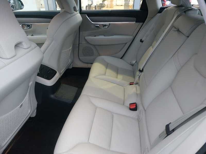 Volvo V90 Plus, T6 AWD Plug-in hybrid, Electric/Petrol, Dark