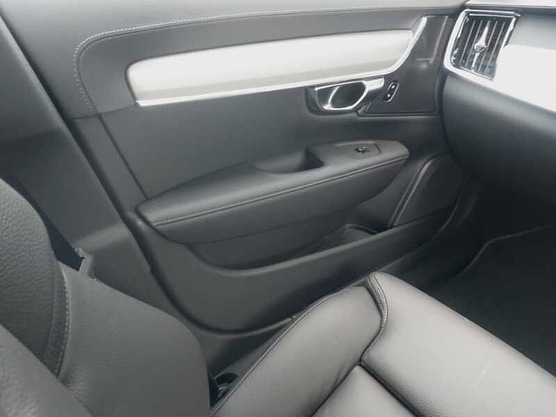 Volvo V90 Plus, T6 AWD Plug-in hybrid, Electric/Petrol, Dark