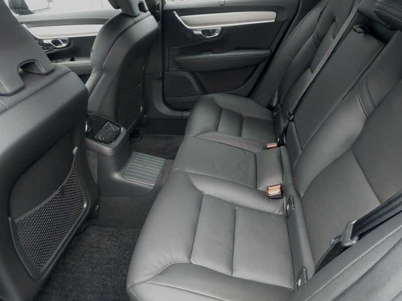 Volvo V90 Plus, T6 AWD Plug-in hybrid, Electric/Petrol, Dark