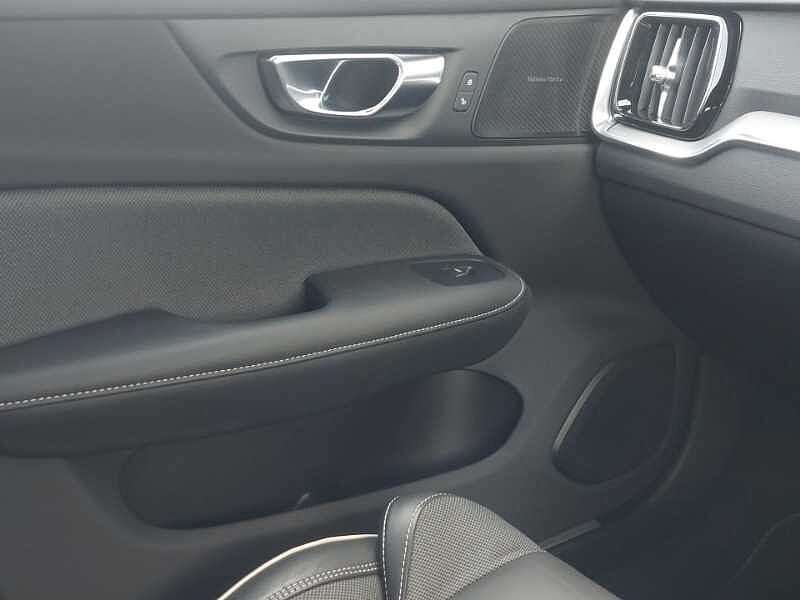 Volvo S60 R-Design, B5 mild hybrid