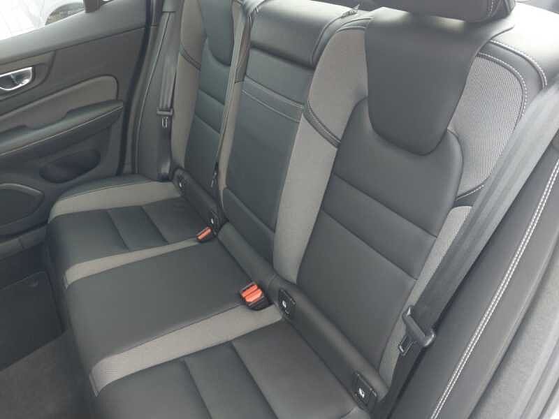 Volvo S60 R-Design, B5 mild hybrid