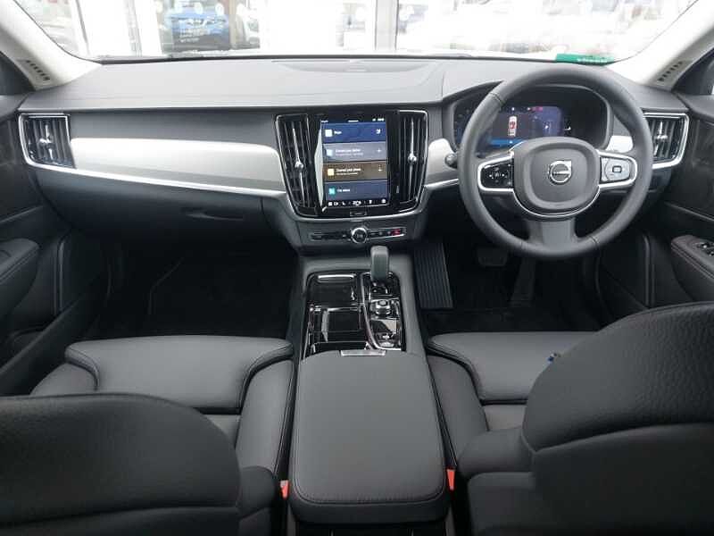 Volvo V90 Plus, T6 AWD Plug-in hybrid, Electric/Petrol, Dark