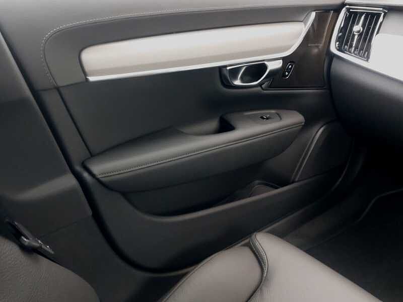 Volvo V90 Plus, T6 AWD Plug-in hybrid, Electric/Petrol, Dark