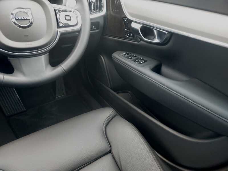 Volvo V90 Plus, T6 AWD Plug-in hybrid, Electric/Petrol, Dark