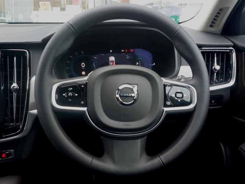 Volvo V90 Plus, T6 AWD Plug-in hybrid, Electric/Petrol, Dark