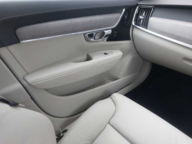 Volvo V90 Plus, T6 AWD Plug-in hybrid, Electric/Petrol, Dark