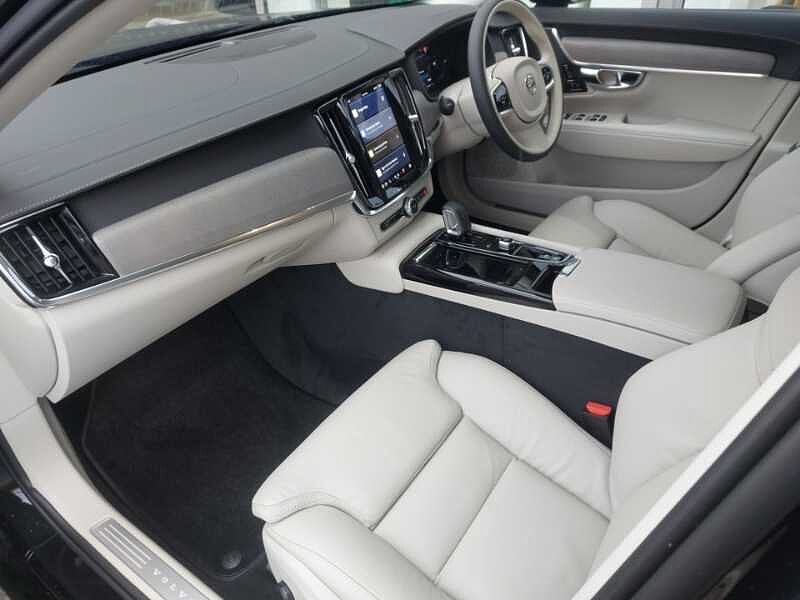 Volvo V90 Plus, T6 AWD Plug-in hybrid, Electric/Petrol, Dark