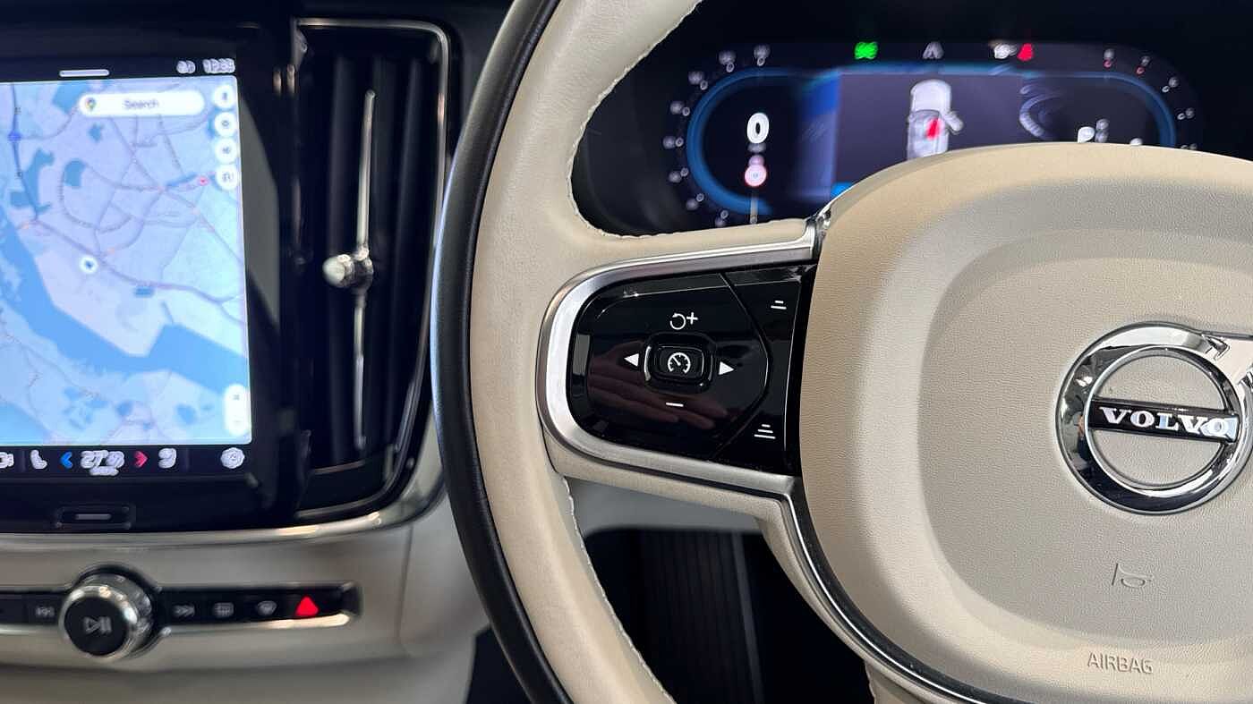 Volvo V90 Cross Country Ultimate, B5 AWD mild hybrid, Petrol