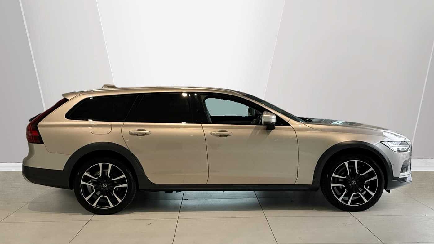 Volvo V90 Cross Country Ultimate, B5 AWD mild hybrid, Petrol
