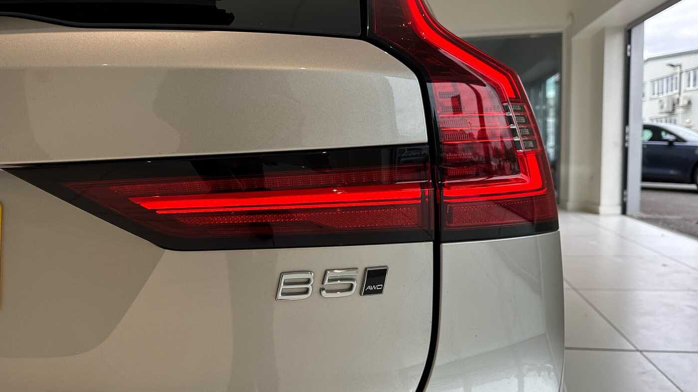 Volvo V90 Cross Country Ultimate, B5 AWD mild hybrid, Petrol