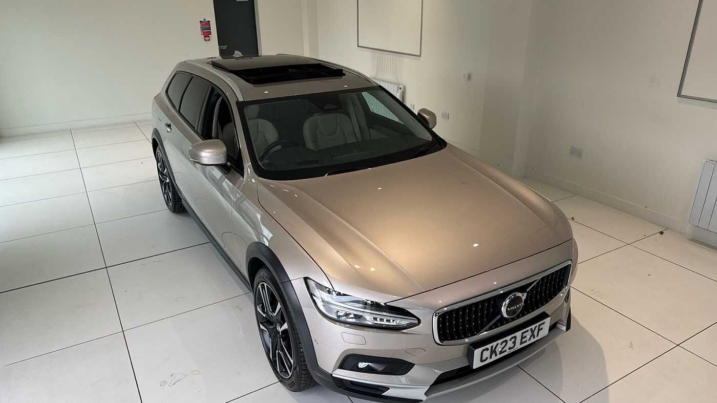 Volvo V90 Cross Country Ultimate, B5 AWD mild hybrid, Petrol