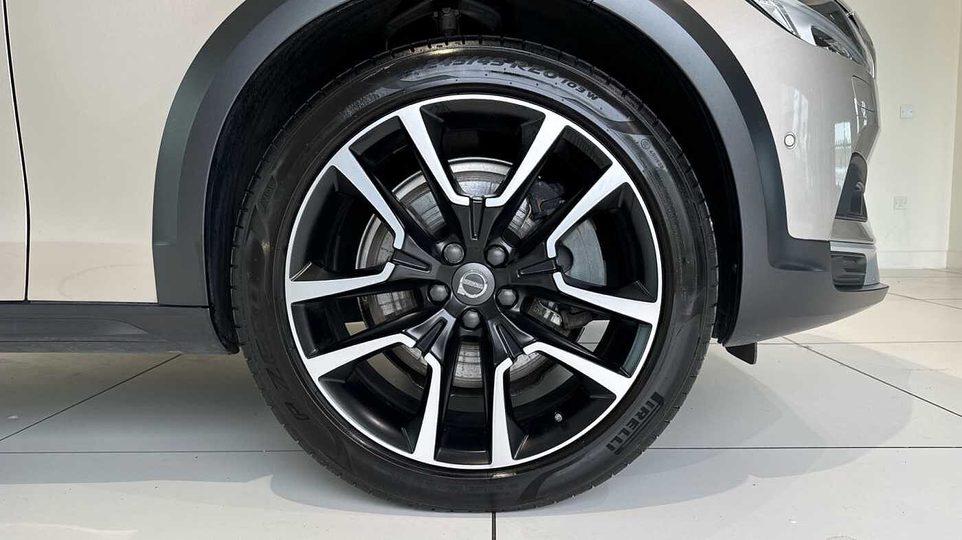 Volvo V90 Cross Country Ultimate, B5 AWD mild hybrid, Petrol