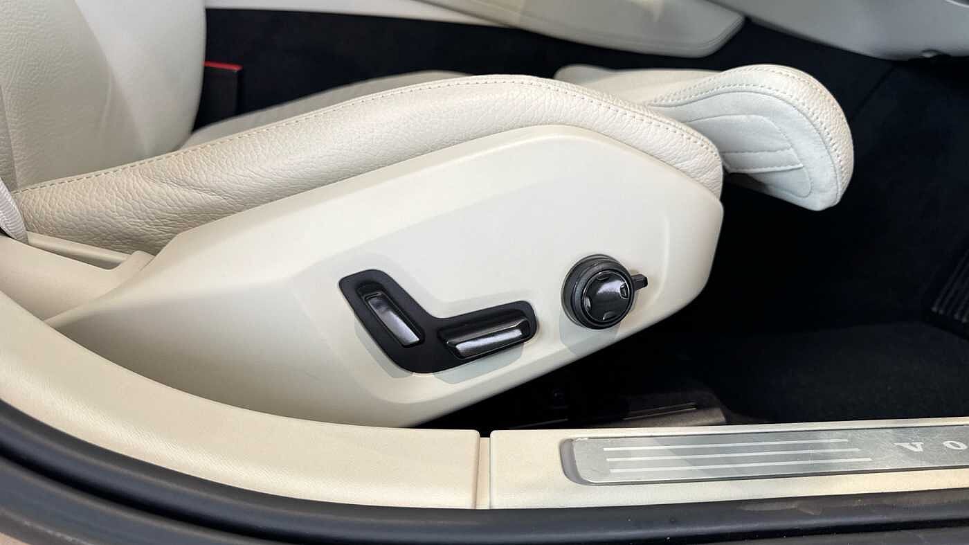 Volvo V90 Cross Country Ultimate, B5 AWD mild hybrid, Petrol