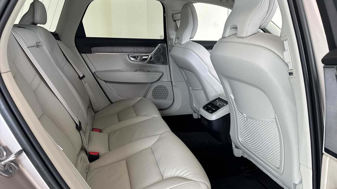 Volvo V90 Cross Country Ultimate, B5 AWD mild hybrid, Petrol