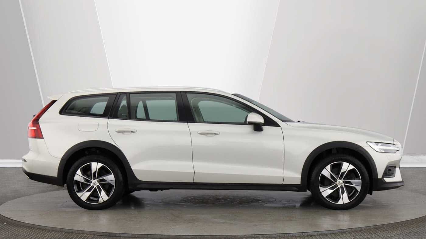 Volvo V60 Cross Country Pro, B4 AWD mild hybrid