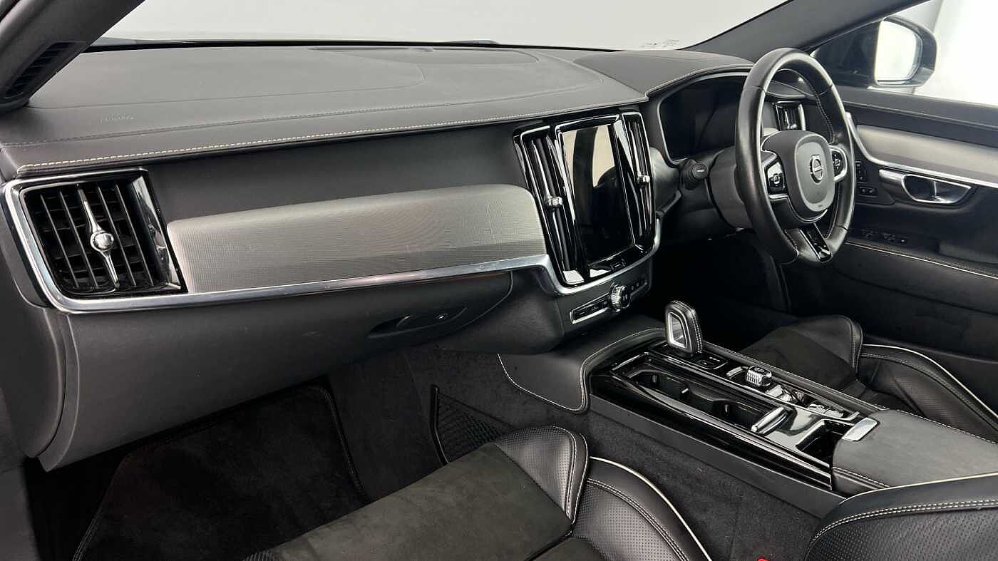 Volvo S90 Recharge R-Design, T8 AWD plug-in hybrid