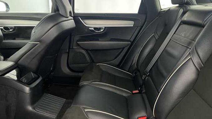 Volvo S90 Recharge R-Design, T8 AWD plug-in hybrid