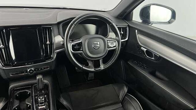 Volvo S90 Recharge R-Design, T8 AWD plug-in hybrid