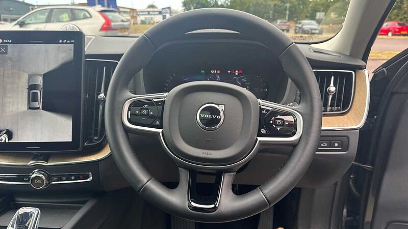Volvo XC60 Ultra, T8 AWD Plug-in hybrid, Electric/Petrol, Dark
