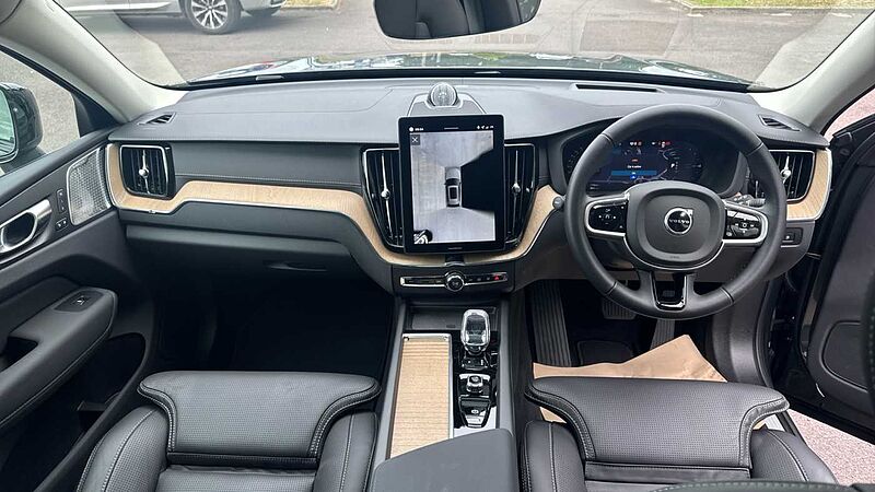 Volvo XC60 Ultra, T8 AWD Plug-in hybrid, Electric/Petrol, Dark