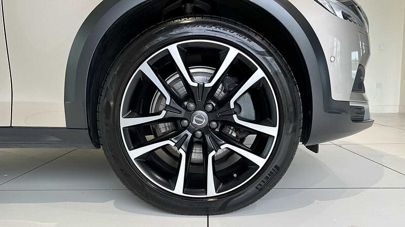 Volvo V90 Cross Country Ultimate, B5 AWD mild hybrid, Petrol