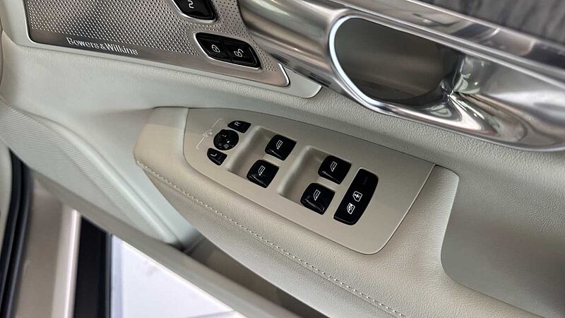 Volvo V90 Cross Country Ultimate, B5 AWD mild hybrid, Petrol