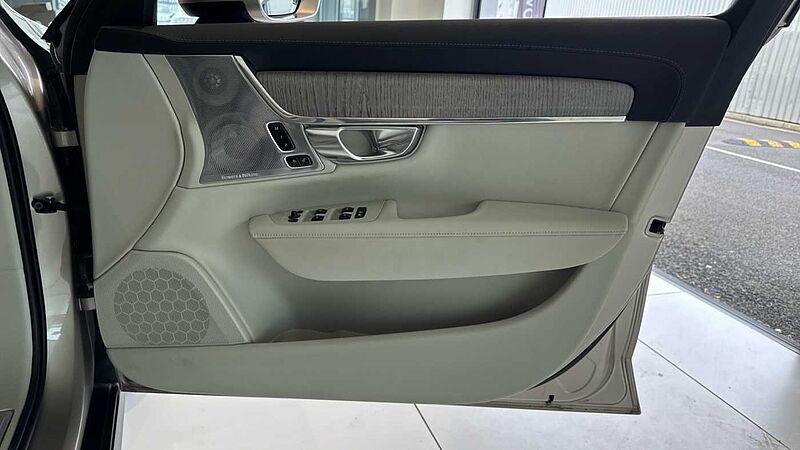 Volvo V90 Cross Country Ultimate, B5 AWD mild hybrid, Petrol