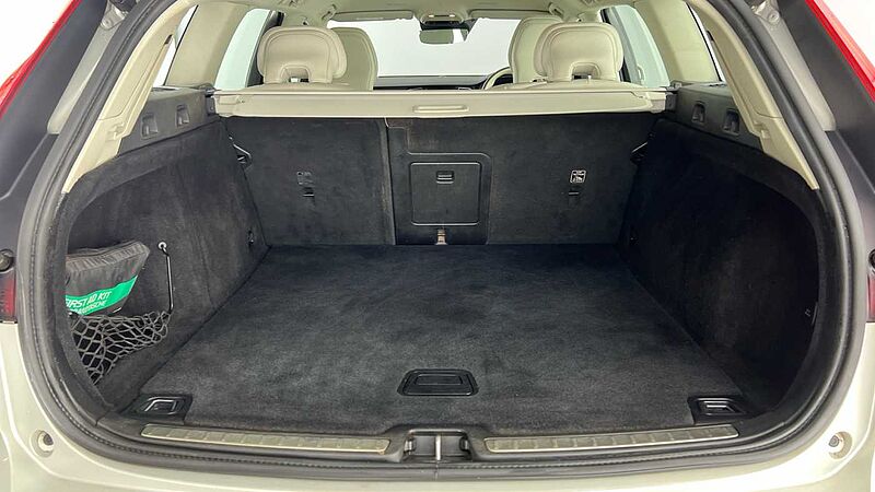 Volvo V60 Cross Country Pro, B4 AWD mild hybrid