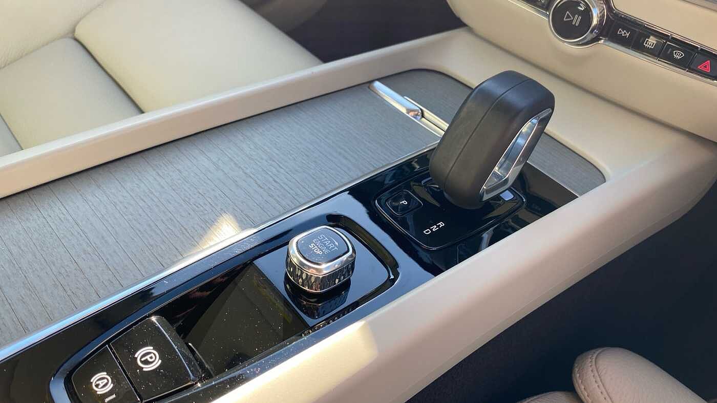 Volvo V60 Cross Country 2.0 B4D Cross Country 5dr AWD Auto Diesel Estate