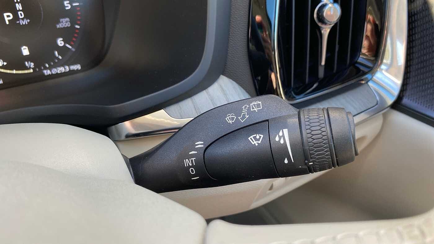 Volvo V60 Cross Country 2.0 B4D Cross Country 5dr AWD Auto Diesel Estate